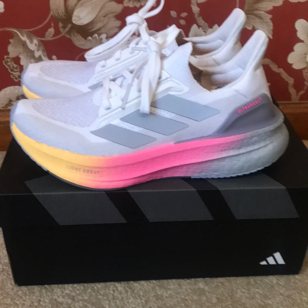 Adidas Women's UltraBoost 5 Running Shoes with Pink Gradient Midsole. EUC. Sz 6.